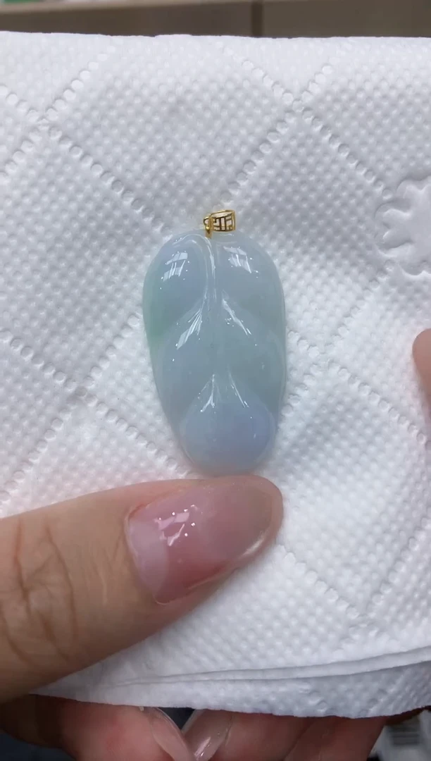 翡翠18K金镶嵌颈饰111111111