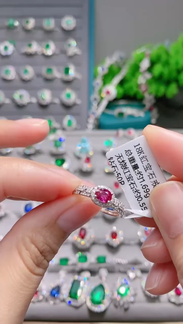 18K金戒指18K金镶嵌红宝石.