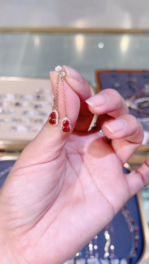 【闪购商品】红宝石耳饰18K金镶嵌红宝石葫芦耳钉