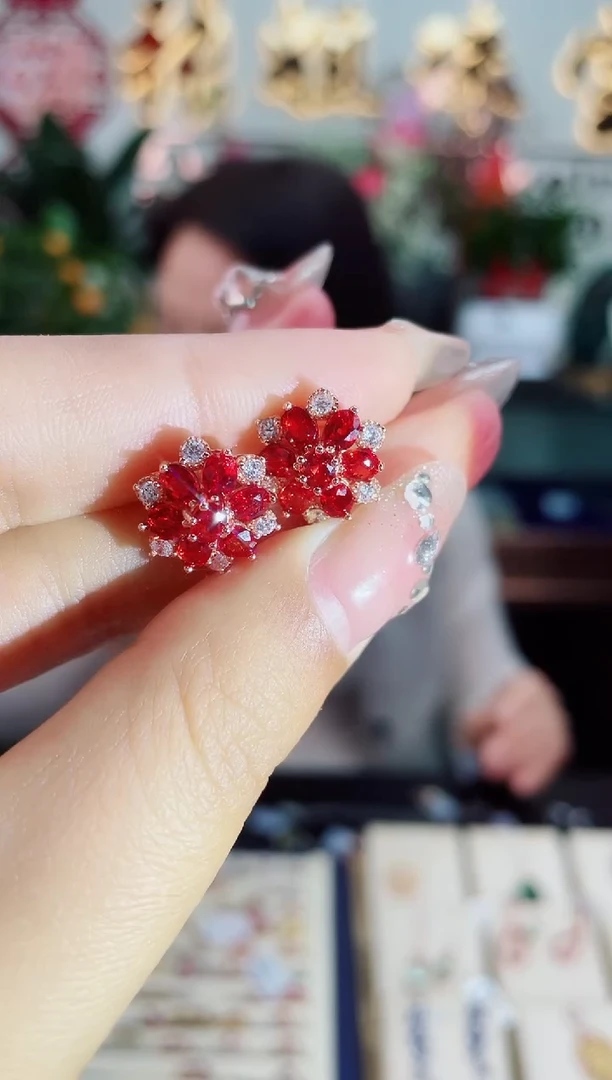 【闪购商品】彩色蓝宝石耳饰银S925镶嵌耳饰