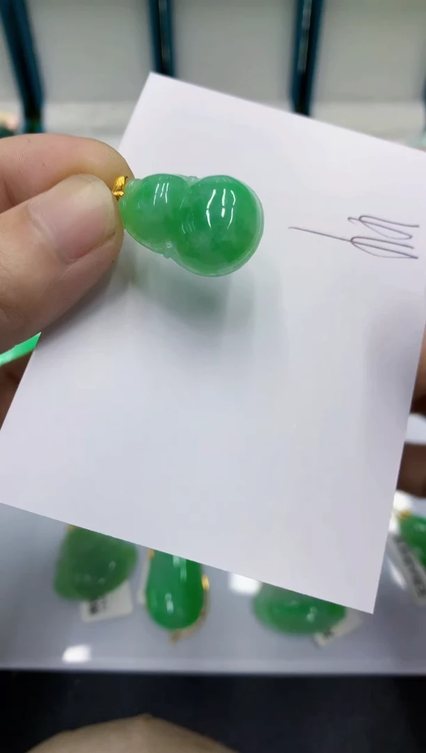 颈饰18K金镶嵌翡翠翡翠