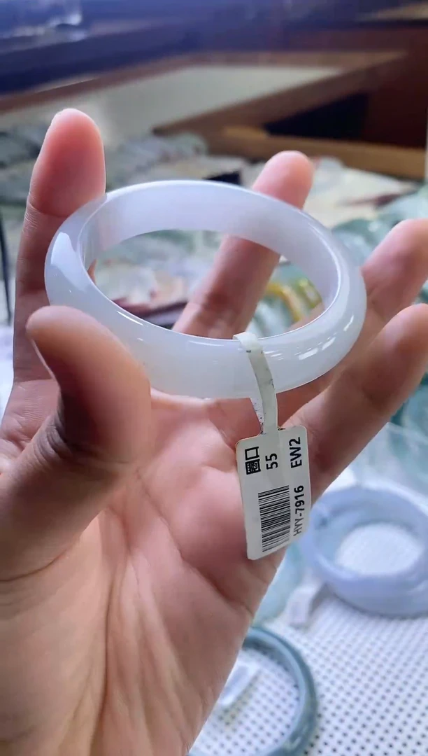 翡翠手镯未镶嵌正圈55圈口，4013