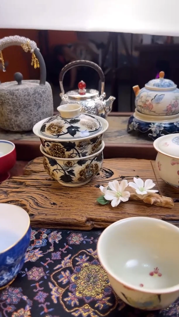 瓷片瓷片禾她观雲景德镇釉里金青花手工手绘牡丹盖碗杯