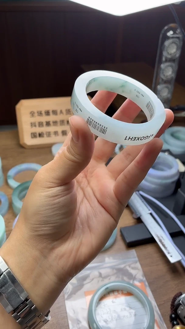 未镶嵌手镯定制翡翠桃*定制