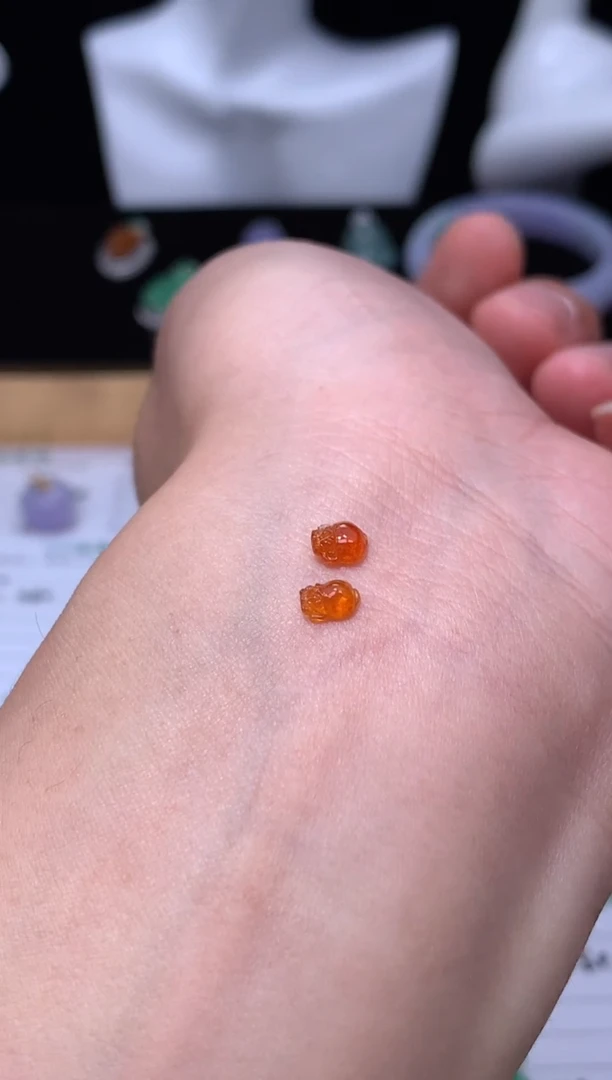 未镶嵌定制翡翠48小时鉴赏期 退货不扣服务费