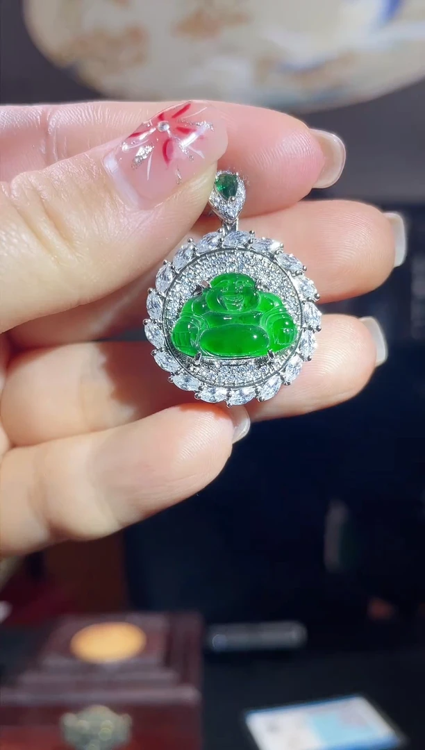 【闪购商品】翡翠吊坠(赠链)未镶嵌翡翠佛公