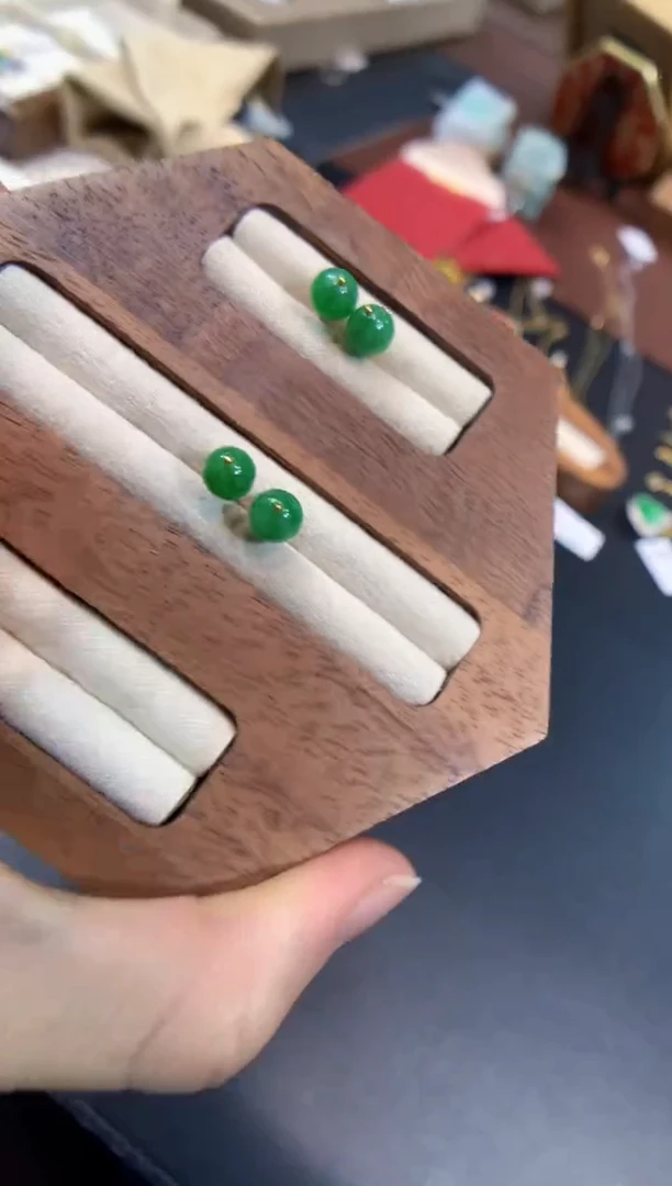 18K金镶嵌翡翠耳饰耳钉 多样性发一件