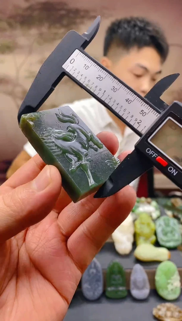 颈饰未镶嵌和田玉1111