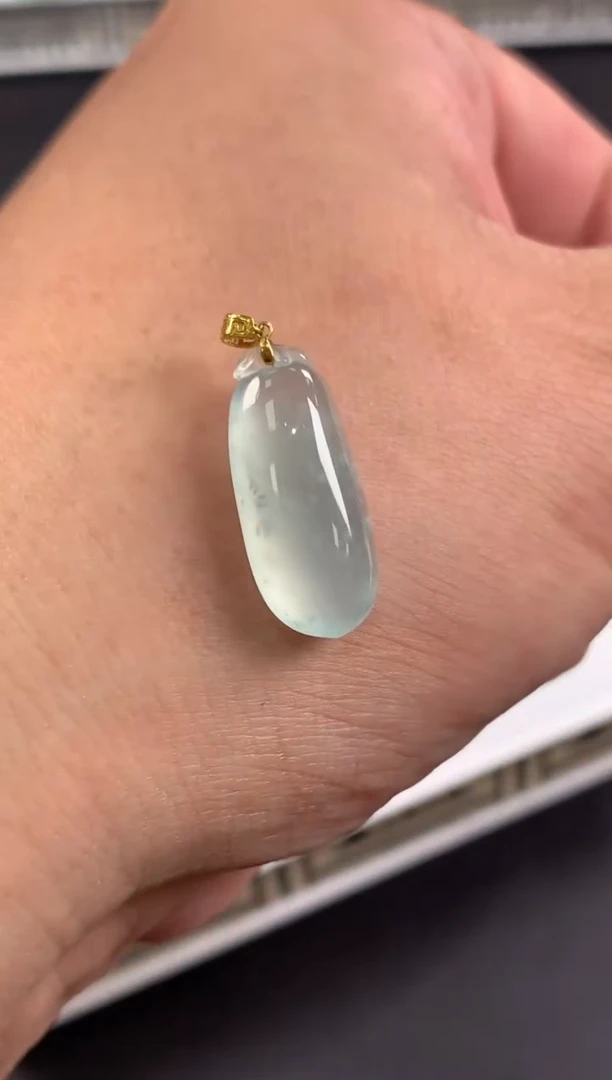 颈饰18K金镶嵌翡翠翡翠