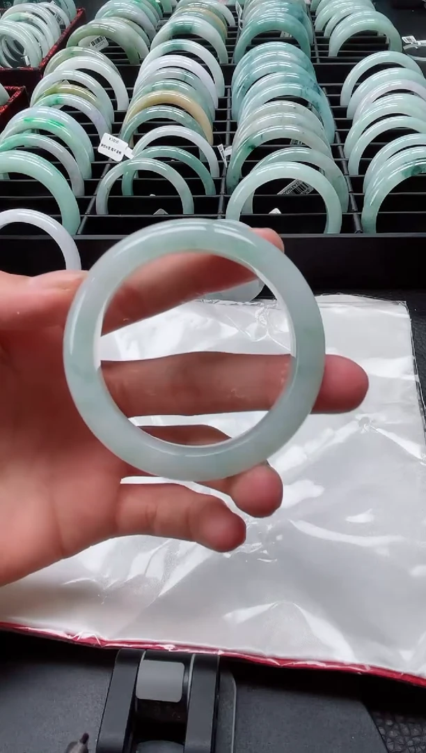 翡翠手镯未镶嵌天然缅甸翡翠A货