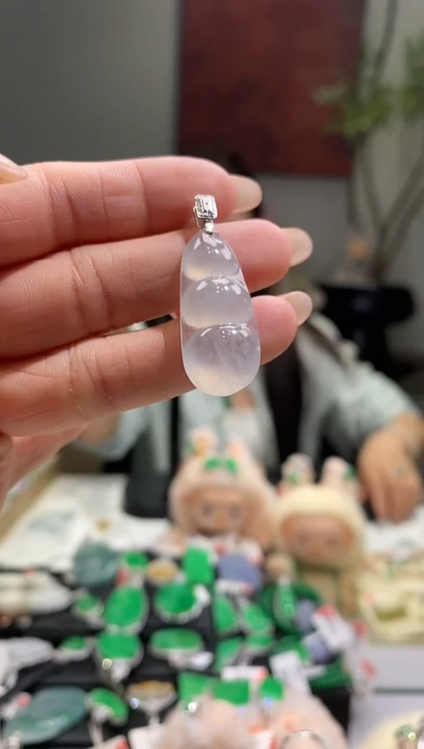 翡翠18K金镶嵌吊坠(不含链)福豆