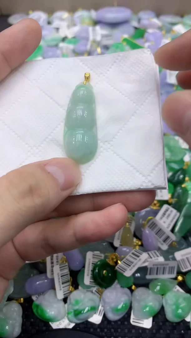 颈饰未镶嵌翡翠天然缅甸翡翠A货