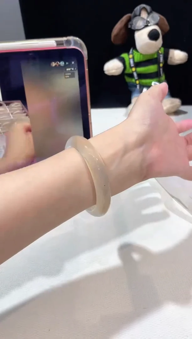 玛瑙/玉髓手镯未镶嵌56.8鉴赏期48小时