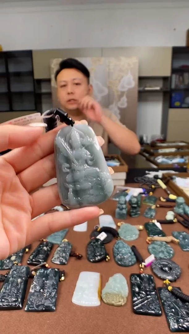 颈饰未镶嵌翡翠多样性发其一
