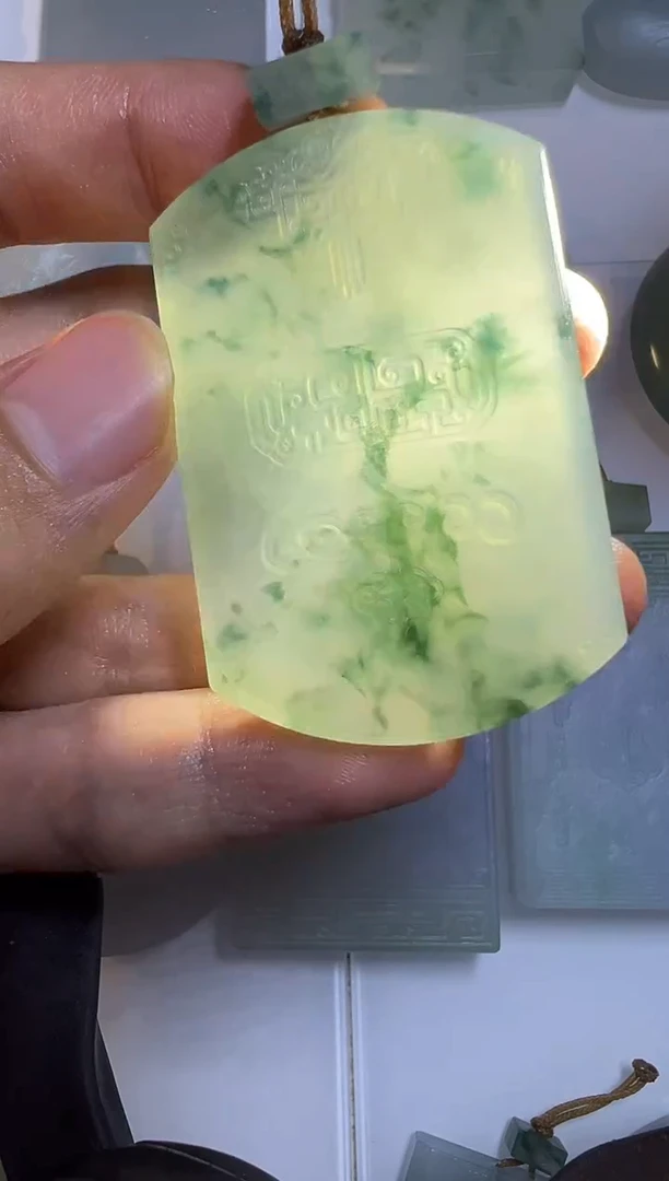 定制翡翠未镶嵌无事牌