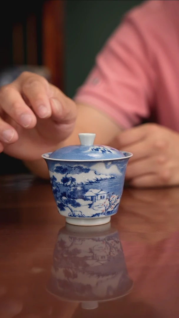 景琳藏青花雪景盖碗