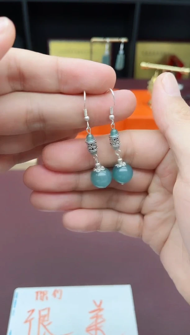 石英质玉（天山翠）银S925镶嵌耳钉4200000