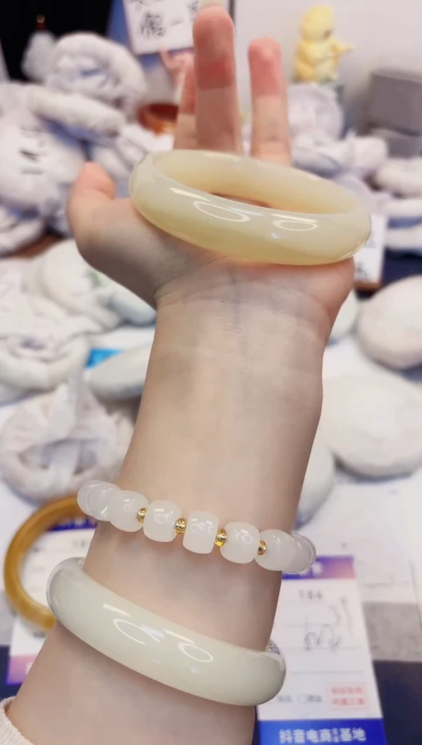 【闪购商品】石英质玉手镯未镶嵌184-晴水-圈口62