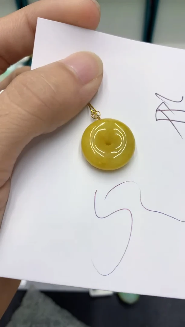 翡翠18K金镶嵌颈饰翡翠
