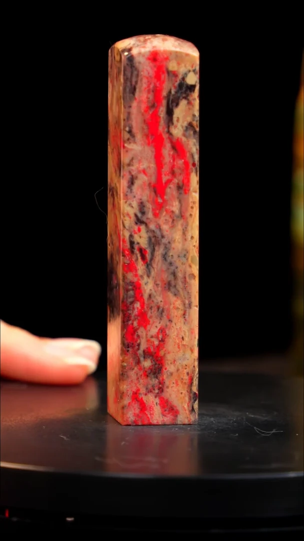 昌化石刘关张鸡血石