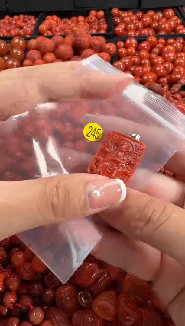颈饰未镶嵌南红玛瑙11
