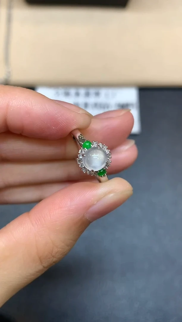 18K金镶嵌戒指翡翠1蛋面【无服务费