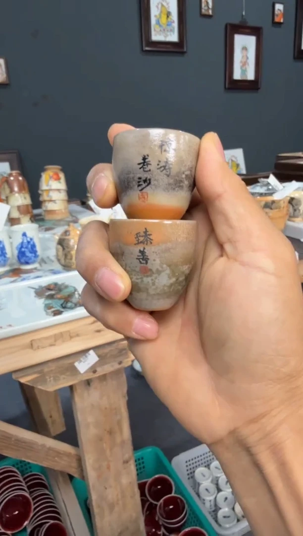以笔为心，以瓷为纸。