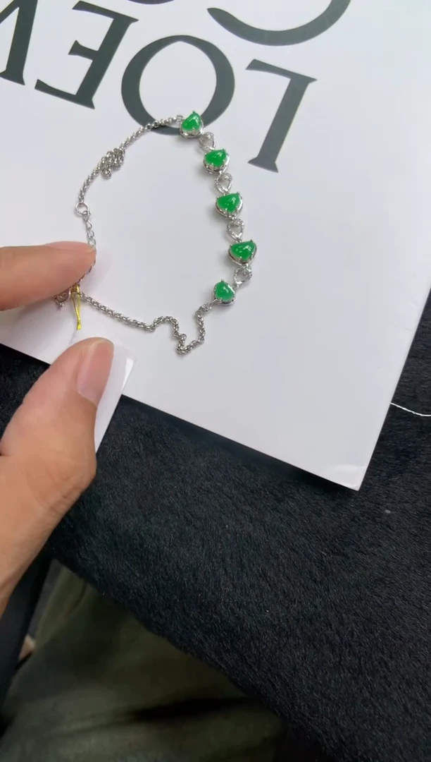 颈饰18K金镶嵌翡翠手链