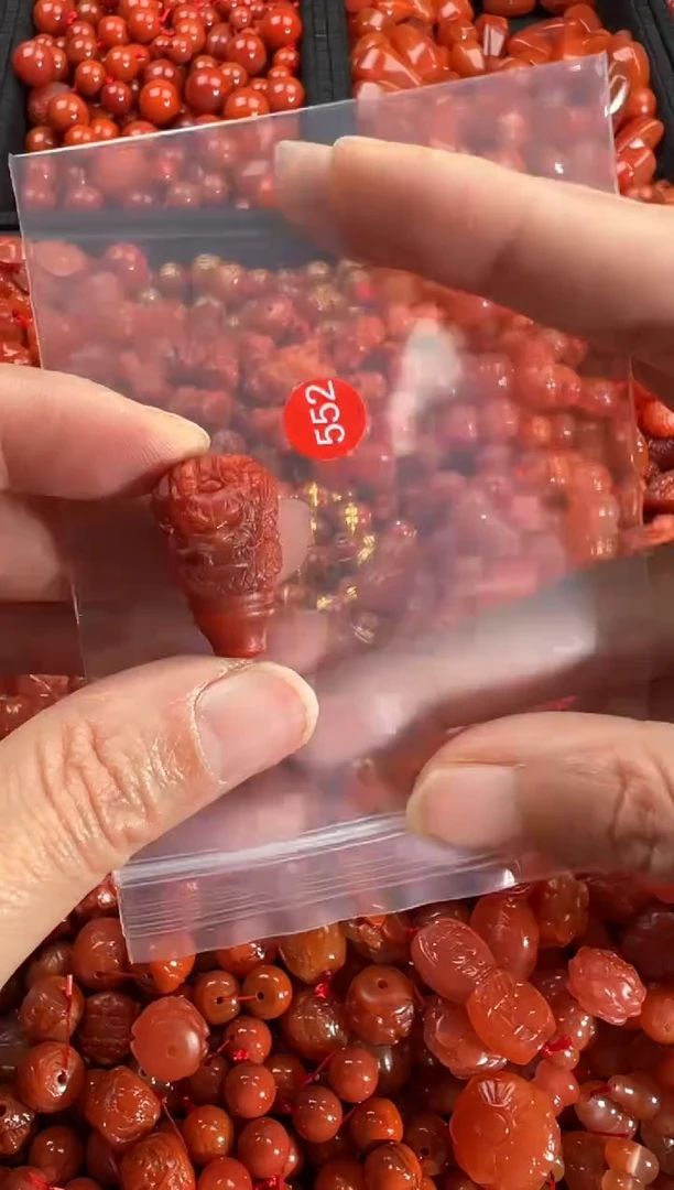 【闪购商品】南红玛瑙颈饰未镶嵌1