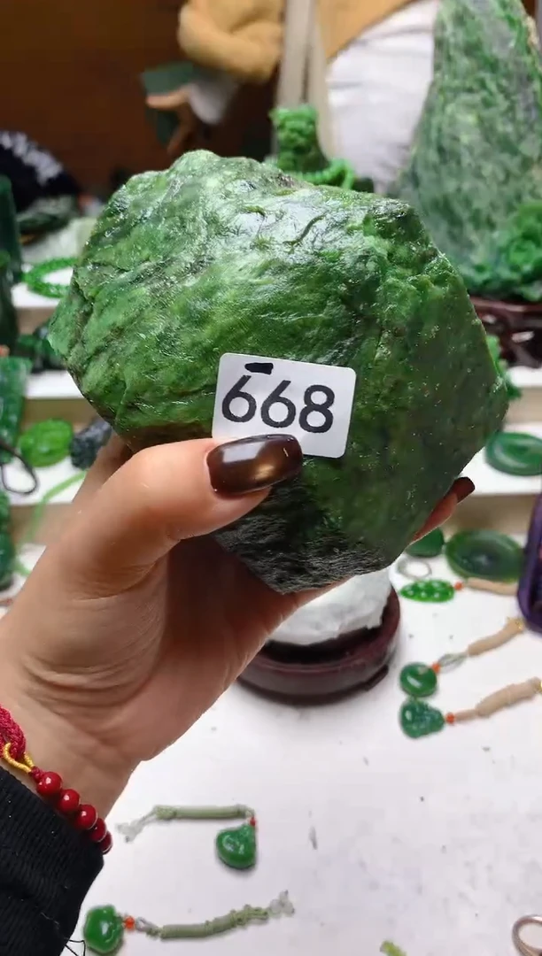 未镶嵌和田玉（碧玉）珠宝半成品1