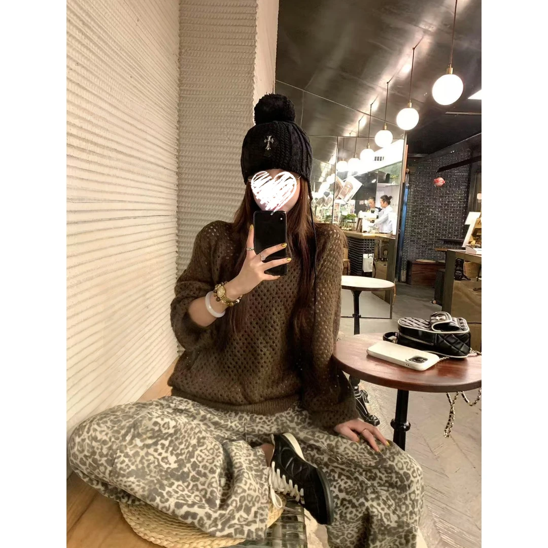 慵懒宽松高级感镂空针织上衣+豹纹休闲裤   60330