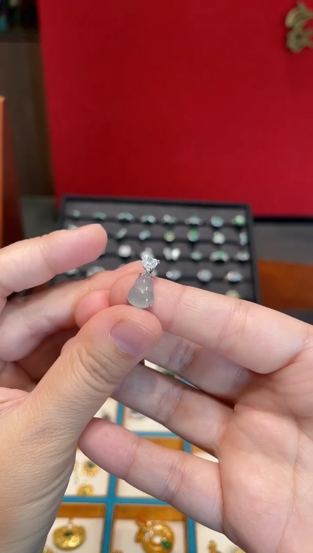 颈饰银S925镶嵌翡翠桃****饭葫芦