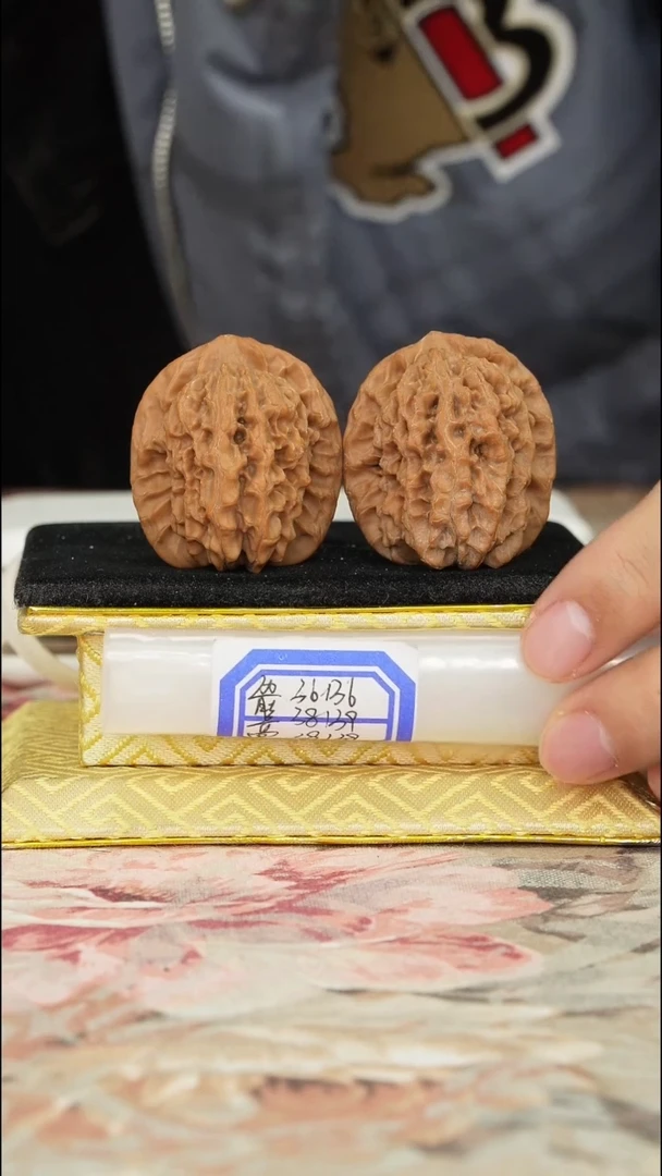 【闪购商品】文玩核桃把件非嫁接马老四