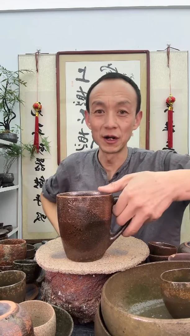 【闪购商品】瑕疵红色马克杯600毫升