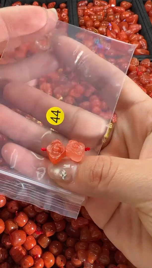 【闪购商品】南红玛瑙颈饰未镶嵌1