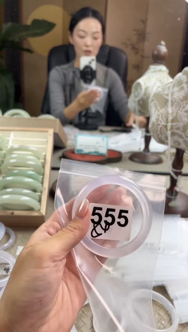手镯玛瑙/玉髓未镶嵌555