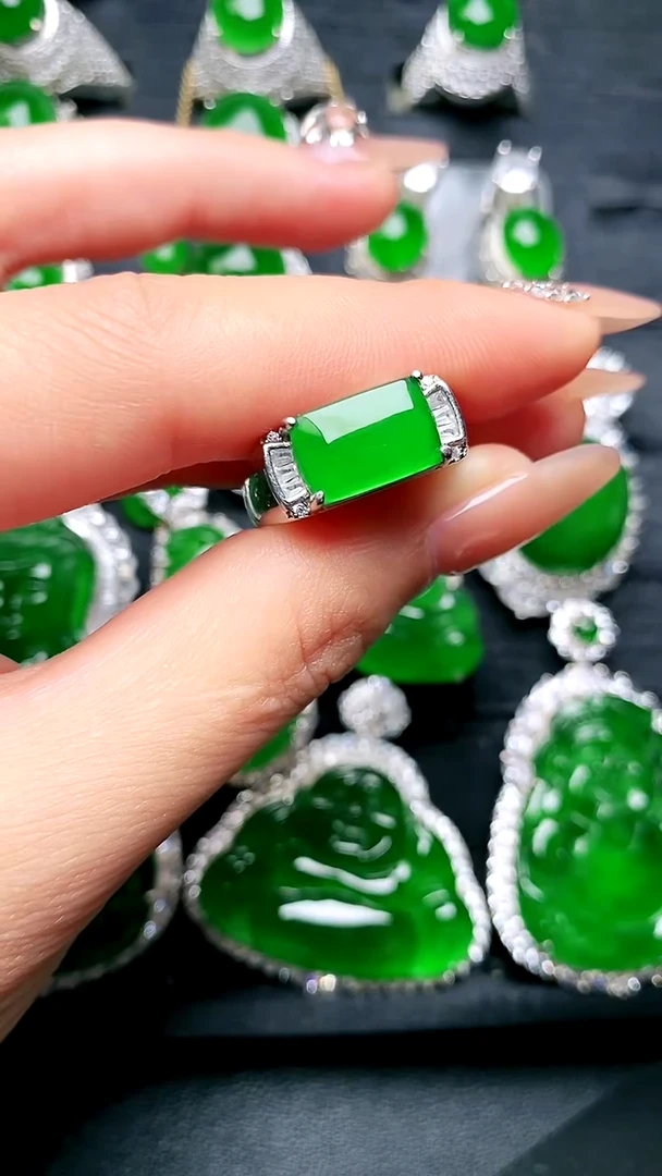 【闪购商品】翡翠戒指银S925镶嵌马鞍男戒