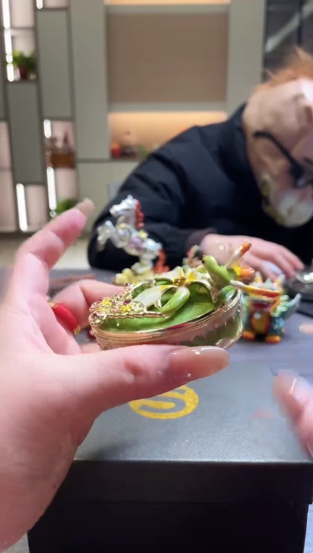 手工艺品琉璃绿色小鸟盒