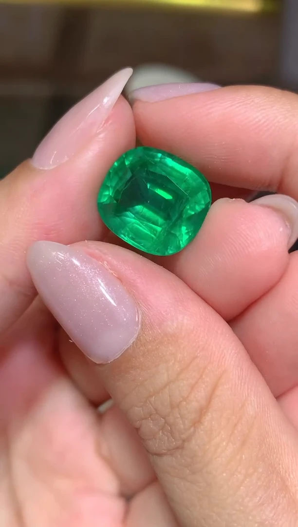 裸石未镶嵌祖母绿9.33CT