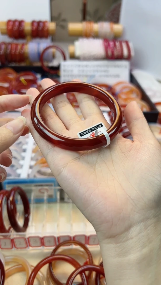 【闪购商品】玛瑙/玉髓手镯未镶嵌【默认微瑕】60+