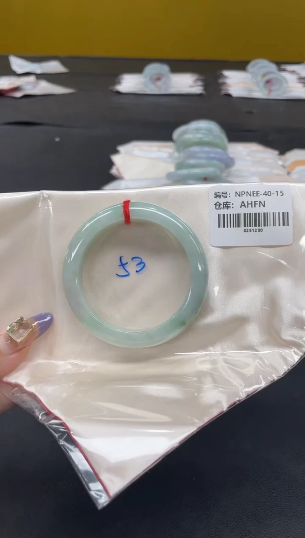 未镶嵌手镯翡翠翡翠手镯