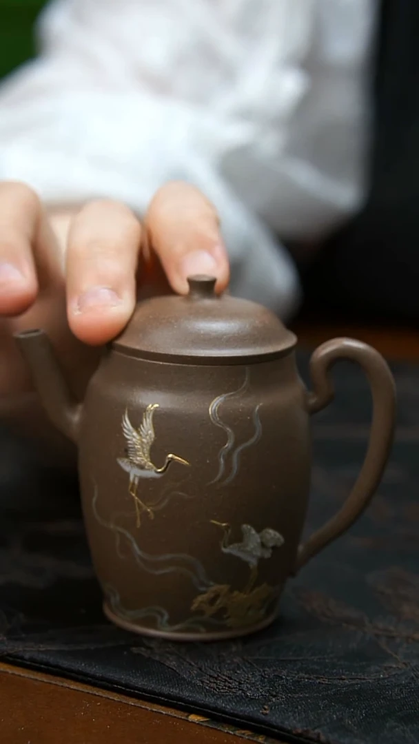 茶壶紫砂老段泥描金瑞鹤高壶