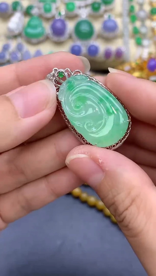 颈饰18K金镶嵌翡翠273-中国好珍宝