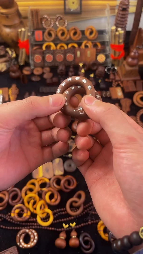 【闪购商品】木枣木老料镶嵌银十字小乾坤圈吊坠