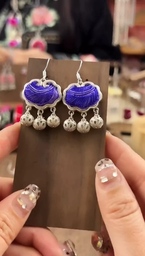 【闪购商品】织绣民族风老绣饰品107