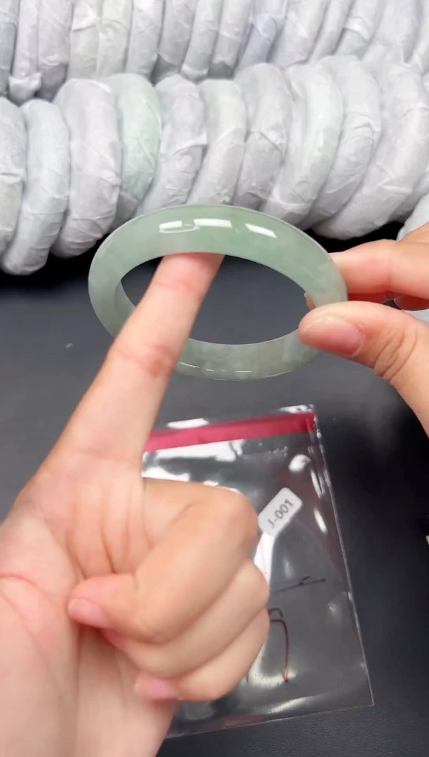 精品手镯，一物一拍J001