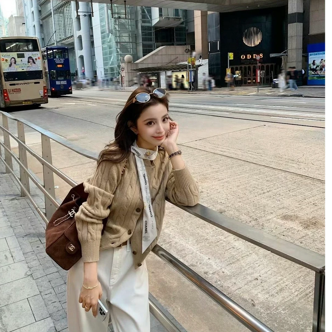 短款针织开衫气质显瘦毛针织衫时尚套装秋季新款常规洋气外穿长裤