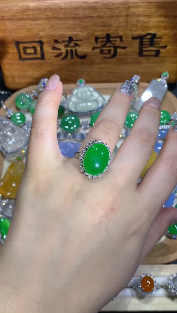翡翠戒指18K金镶嵌32团购多样性发其一