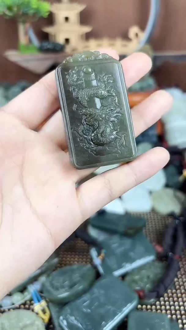 和田玉未镶嵌颈饰1