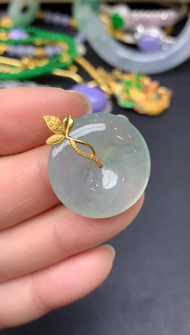 颈饰18K金镶嵌翡翠83-雪姐翡翠天天见